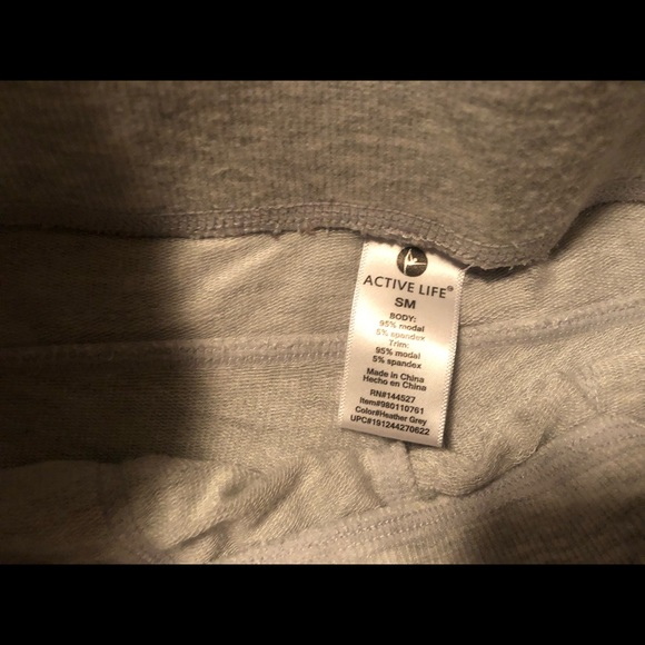 SOFT WOMENS SHORTS - Picture 3 of 4